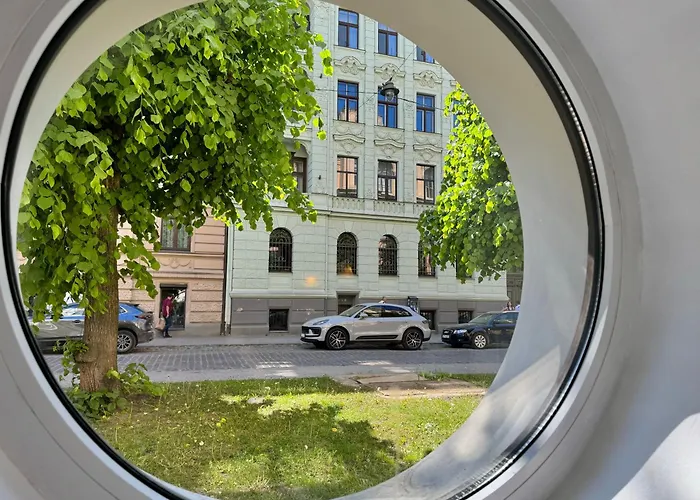 Dzīvoklis In Art Nouveau District Riga